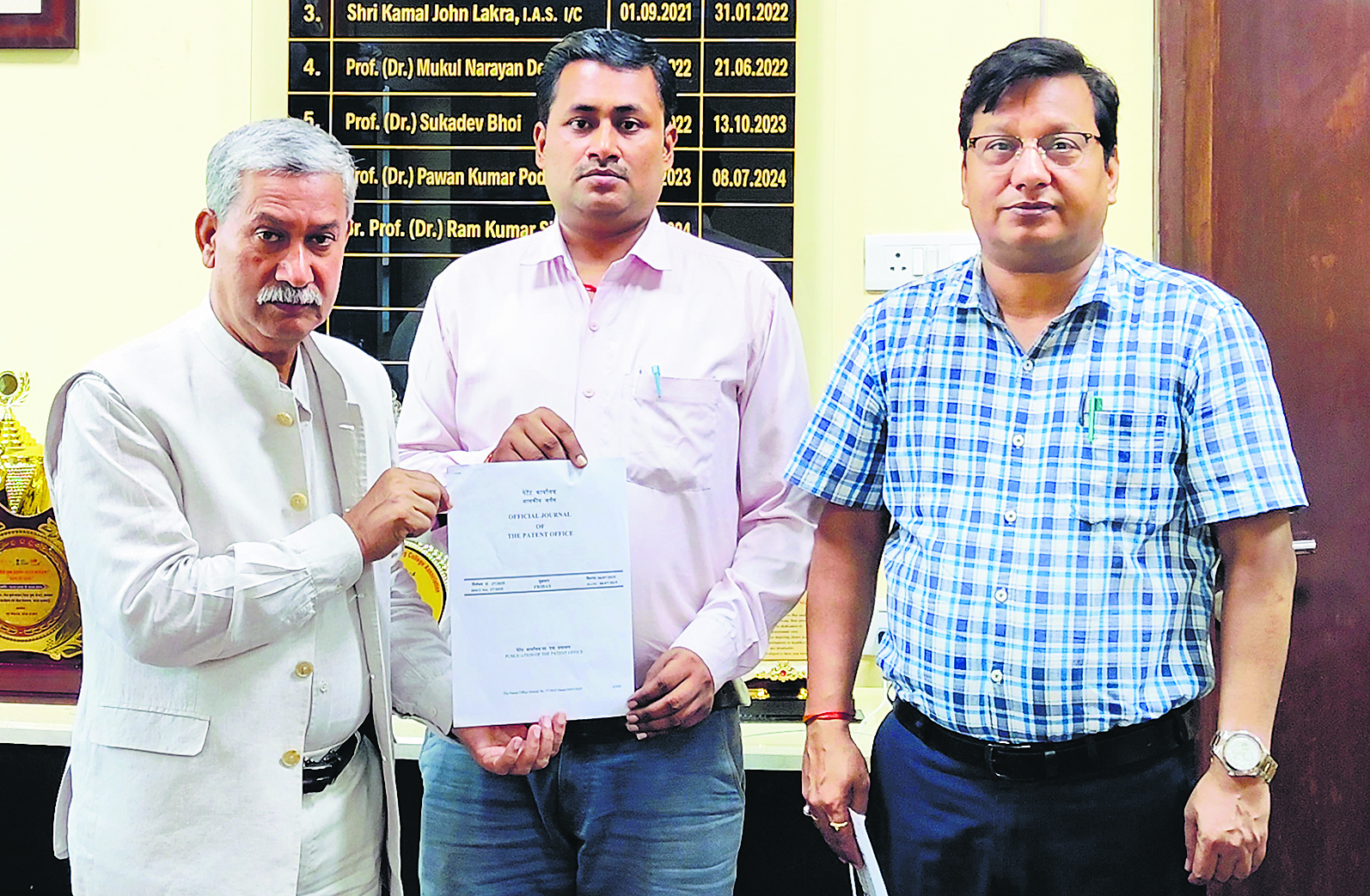 Dhanbad News: डॉ प्रीतम की खोज से बढ़ेगी सौर पैनलों की क्षमता