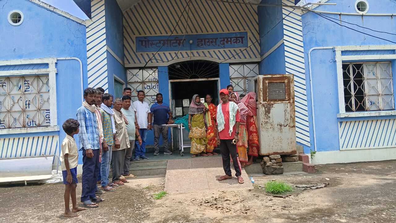 सड़क पर खड़े हाइवा से टकराकर बाइक सवार की मौत