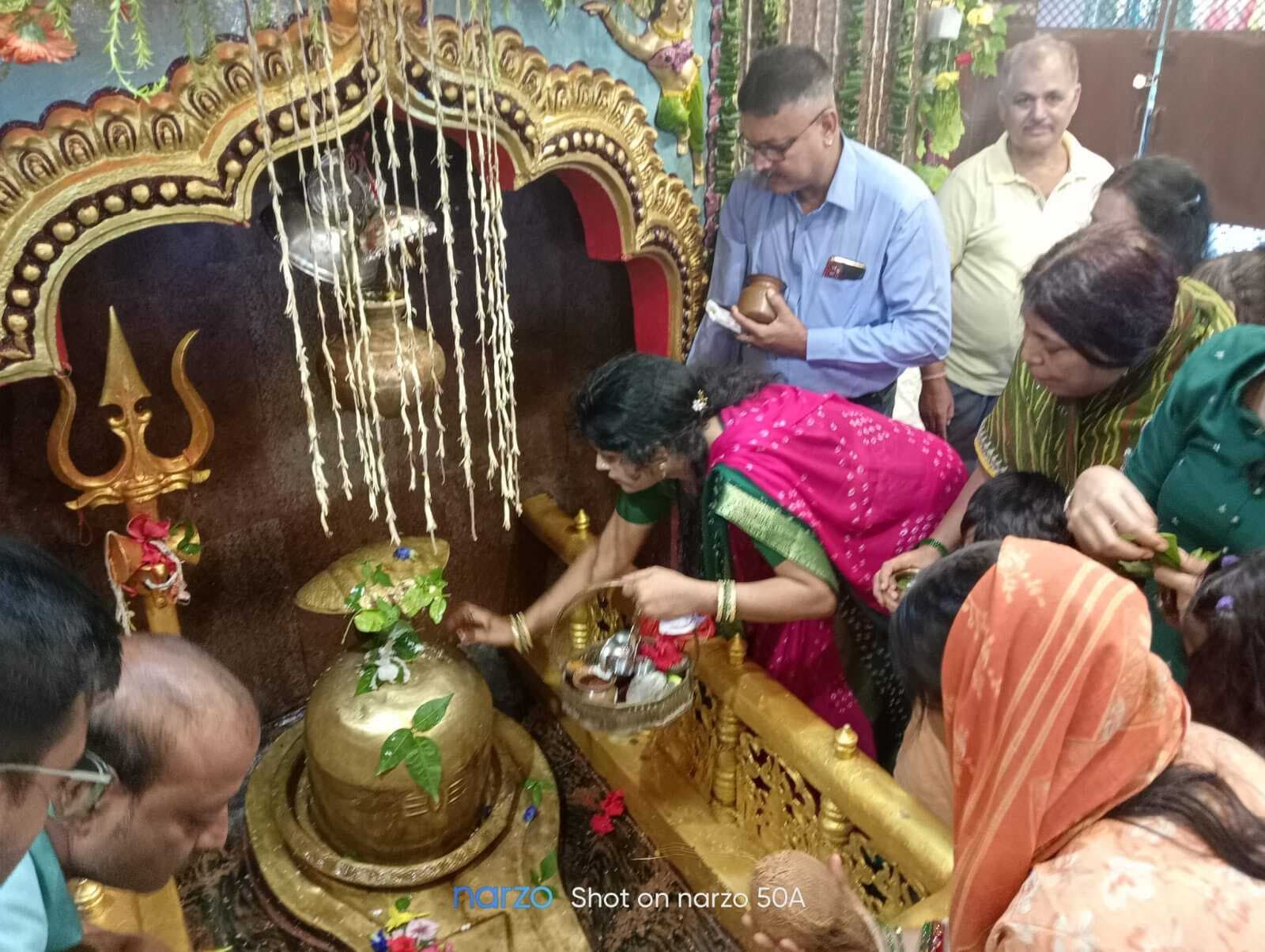 आम्रेश्वर धाम में उमड़े श्रद्धालु