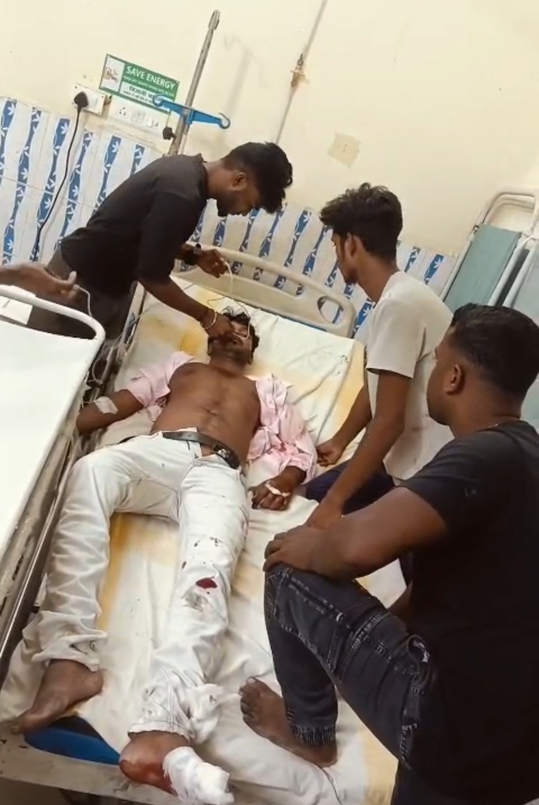 सड़क दुर्घटना में बाइक सवार युवक की मौत, दूसरा जख्मी