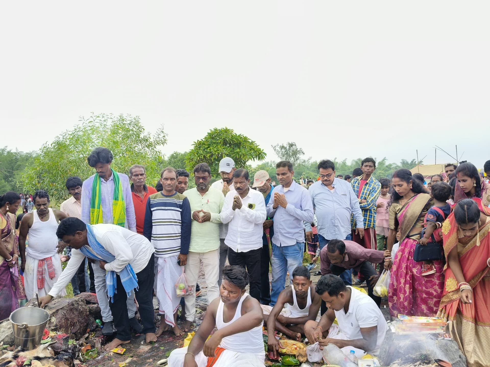 East Singhbhum News : बुरुबोंगा से निरोग, सुख-शांति और अच्छी खेती की कामना
