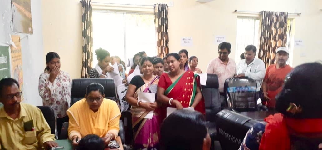 East Singhbhum News : 350 आवेदन आये , अभी पोर्टल बंद है खुलने के बाद ही समाधान होगा : बीडीओ