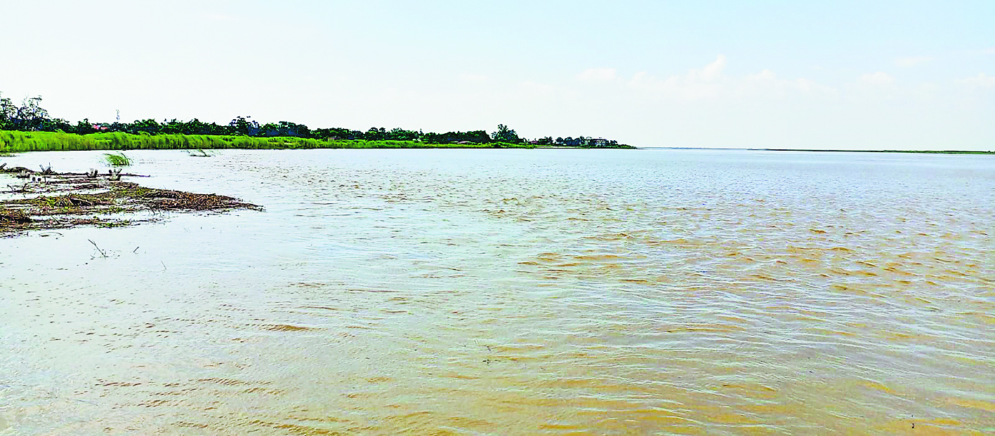 Gopalganj News : शांत पड़ी गंडक, पुरवा हवा बढ़ा रही कटाव का खतरा
