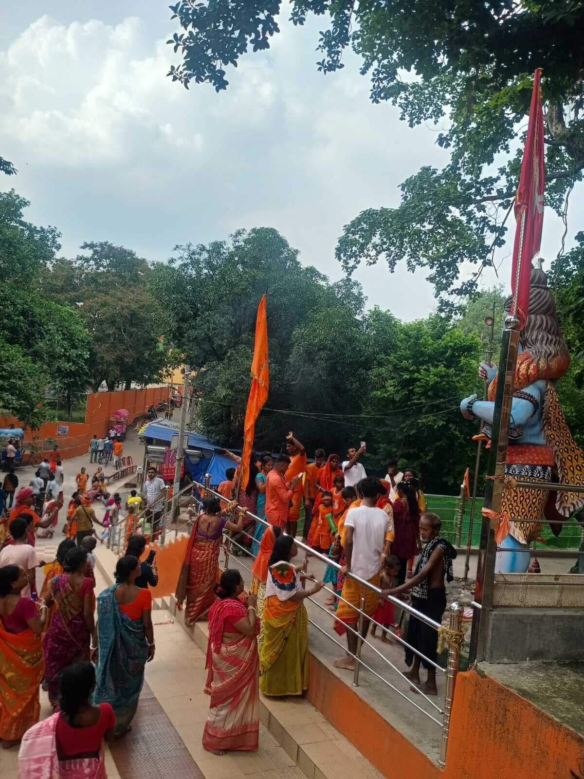 बिंदुवासिनी मंदिर में भक्तों की पूजा कर की मंगलकामना