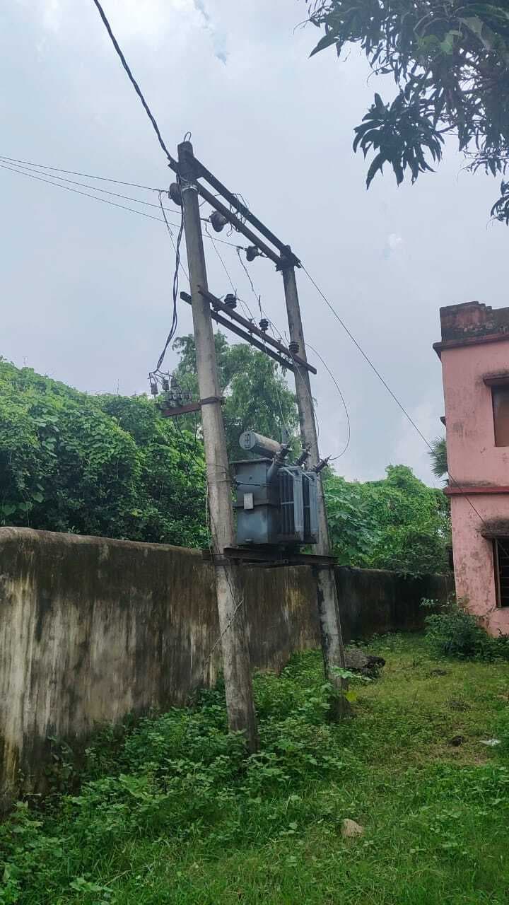 अनुसूचित जनजाति आवासीय उवि का जला ट्रांसफॉर्मर, बच्चे परेशान