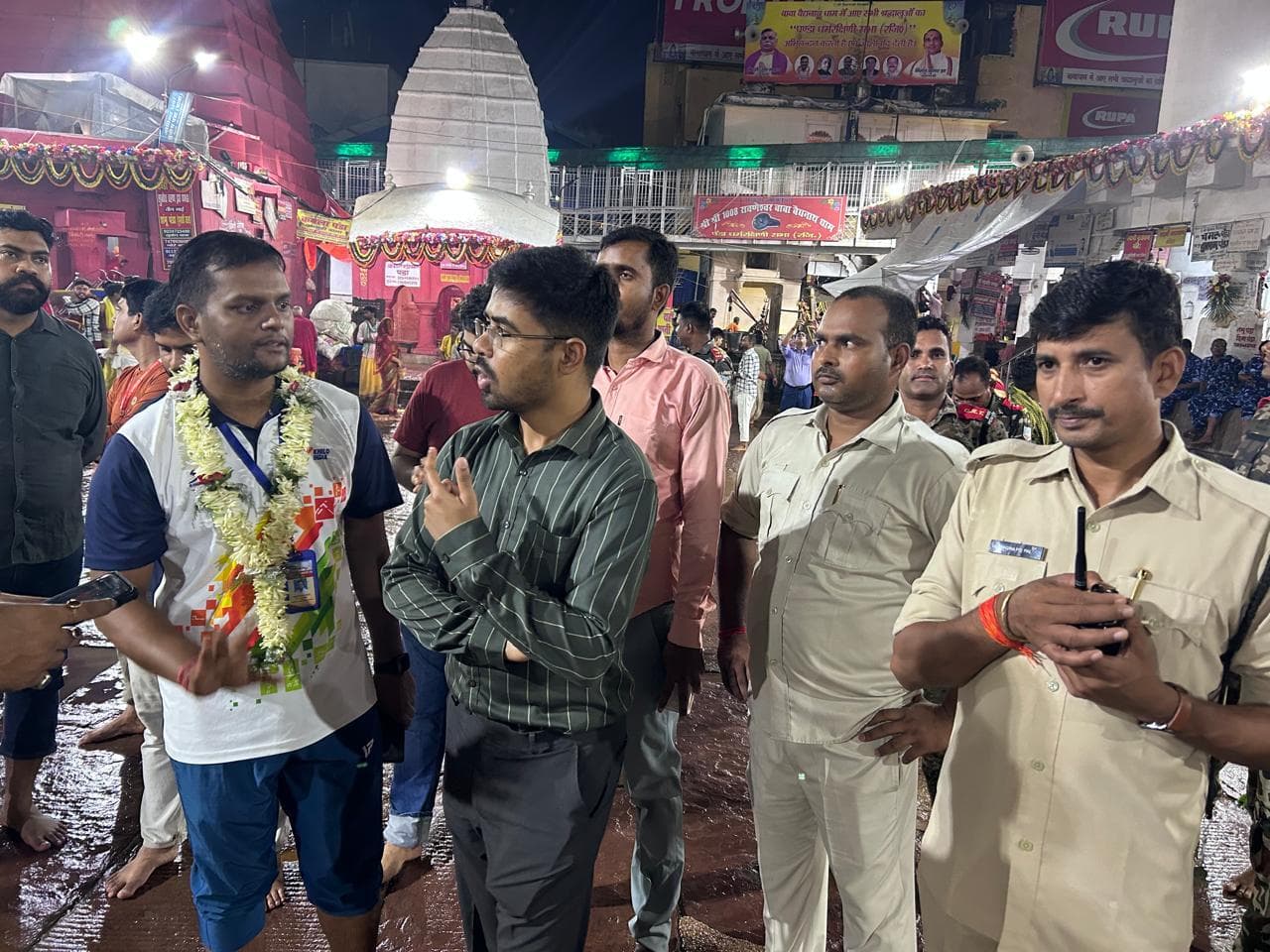 Deoghar News : डीसी-एसपी ने खुद संभाली कमान, हर प्वाइंट की सीसीटीवी से निगरानी
