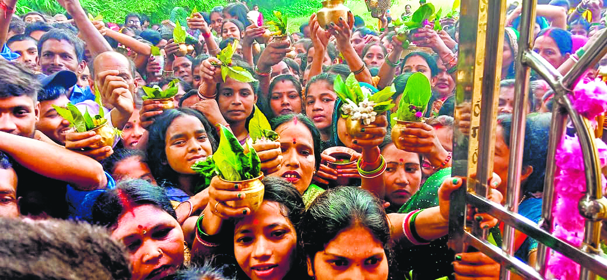 Gopalganj News : सावन की दूसरी सोमवारी पर श्रद्धालुओं ने जलाभिषेक कर की सुख-समृद्धि की कामना