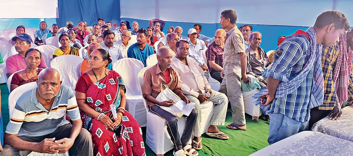 Chaibasa News : पहले दिन 183 लोगों ने करायी जांच, 27 तक शिविर