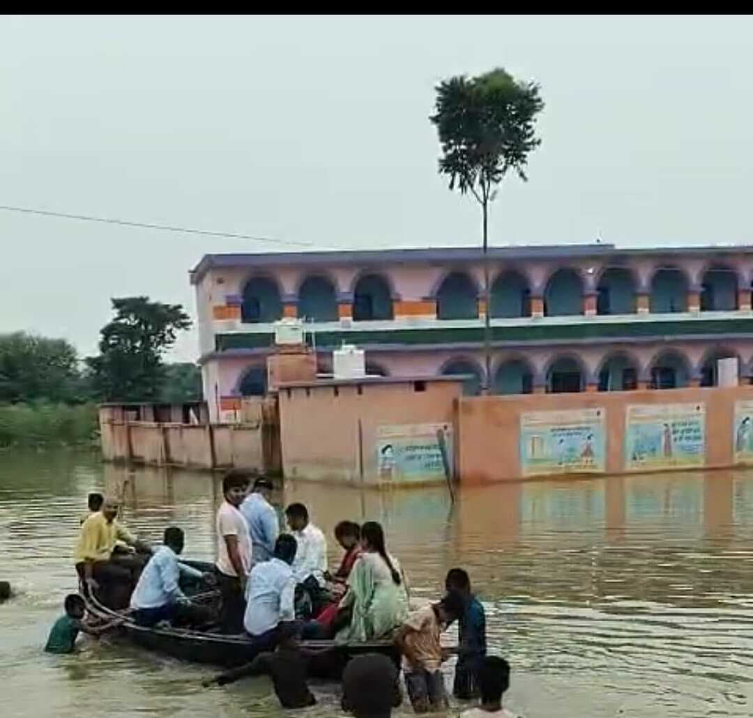 परबत्ता प्रखंड के 7 विद्यालय परिसर में घूसा बाढ़ का पानी, परेशानी