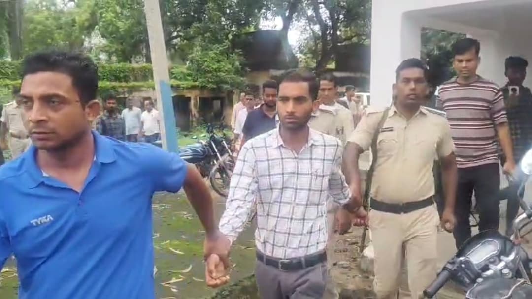 सिरदला में 50 हजार रुपये घूस लेते रंगेहाथों राजस्व कर्मचारी गिरफ्तार