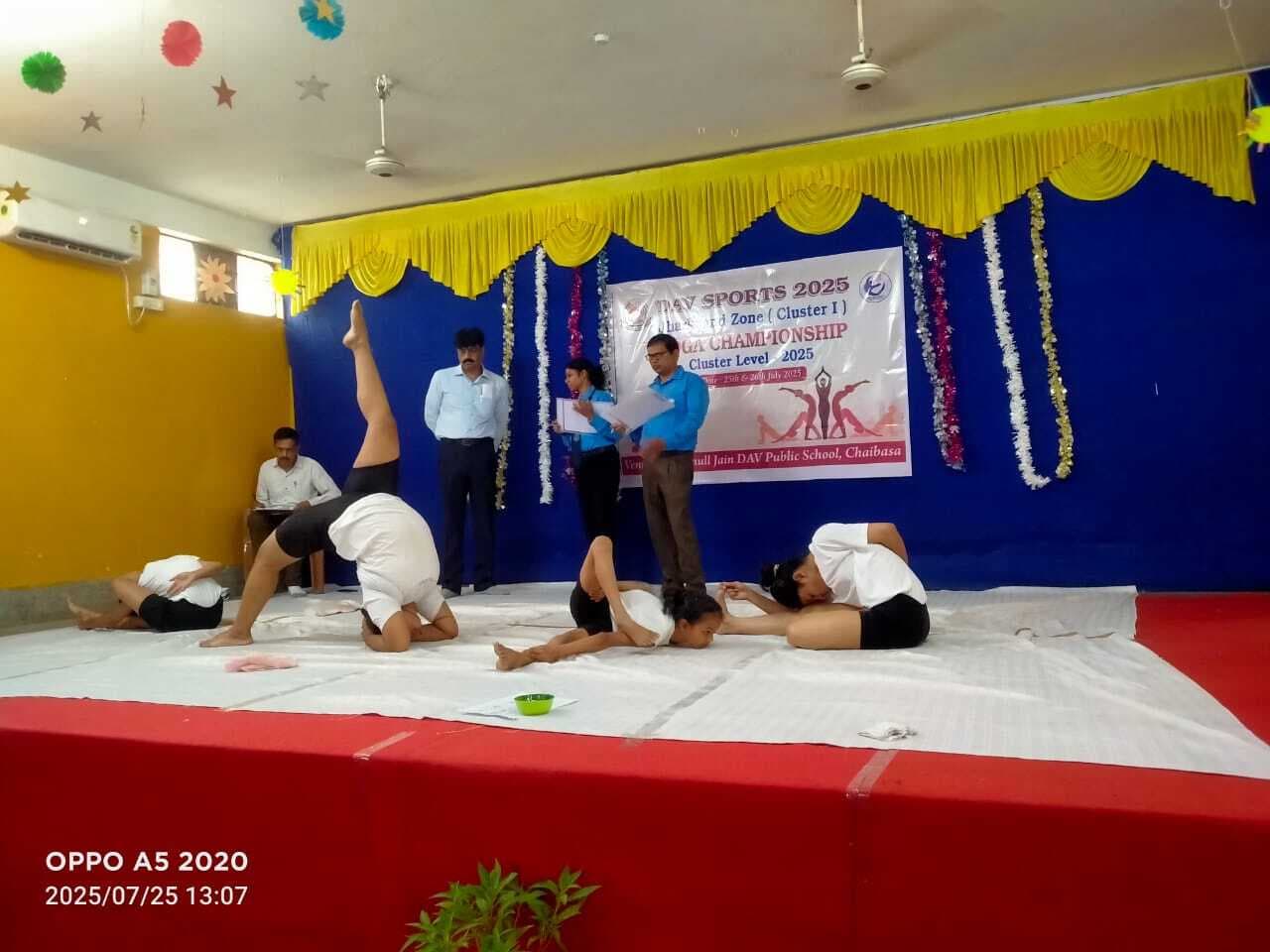 Chaibasa News : अंडर-14 योग के बालक व बालिका वर्ग में डीएवी चाईबासा को मिला प्रथम स्थान