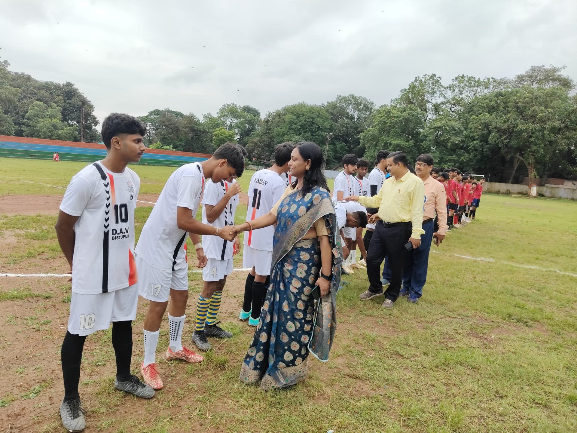 Chaibasa News : परिश्रम, अभ्यास और लगन से मिलती है सफलता : माधवी