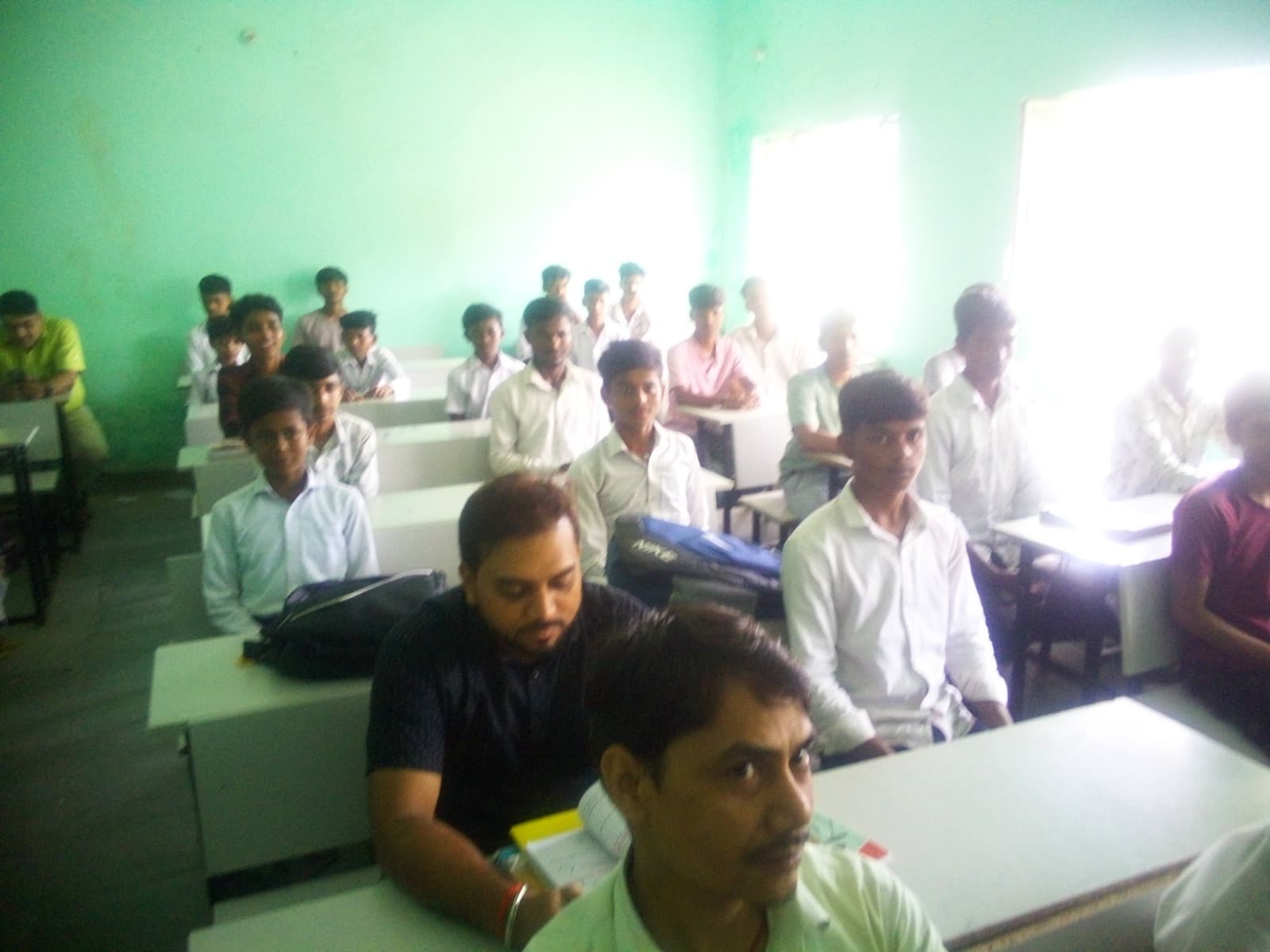 बच्चों की नियमित उपस्थिति पर दिया गया विशेष जोर