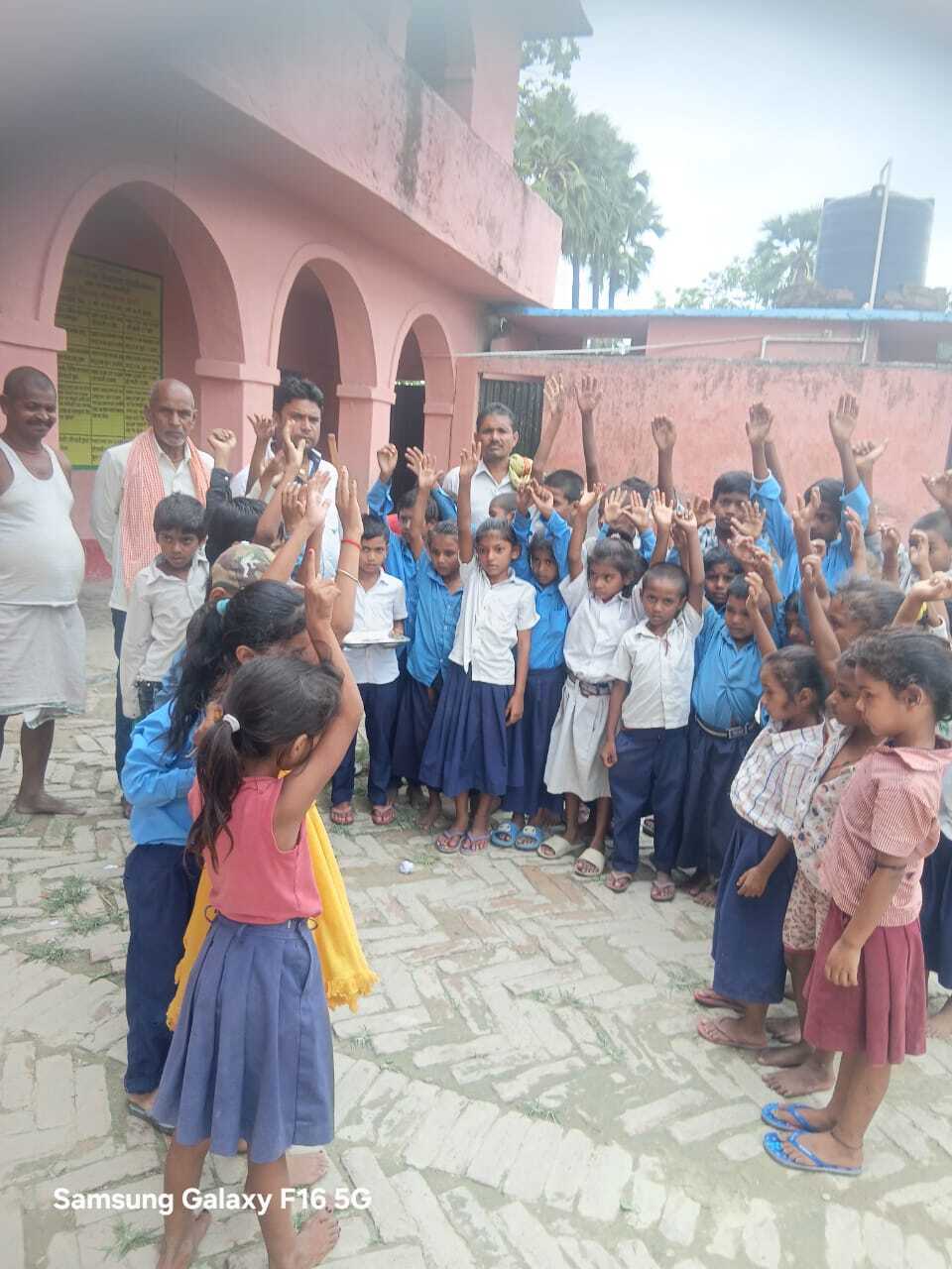 Samastipur News:एमडीएम में मिली मृत छिपकली, भूखे रह गये स्कूल के बच्चे