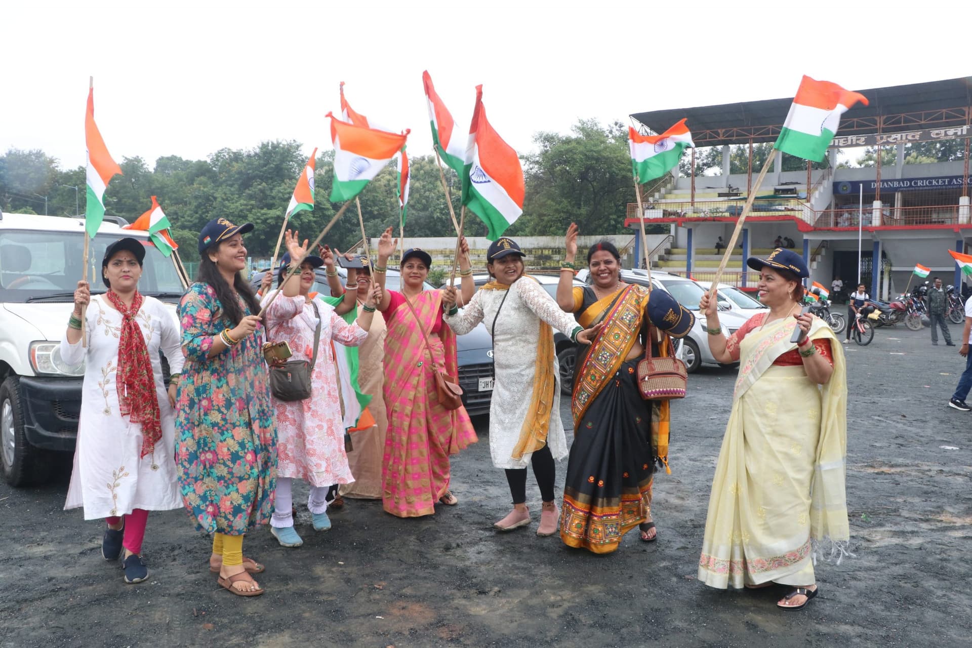 Dhanbad News: करगिल विजय दिवस पर गूंजे जयघोष, पूर्व सैनिकों ने वीरों को किया नमन