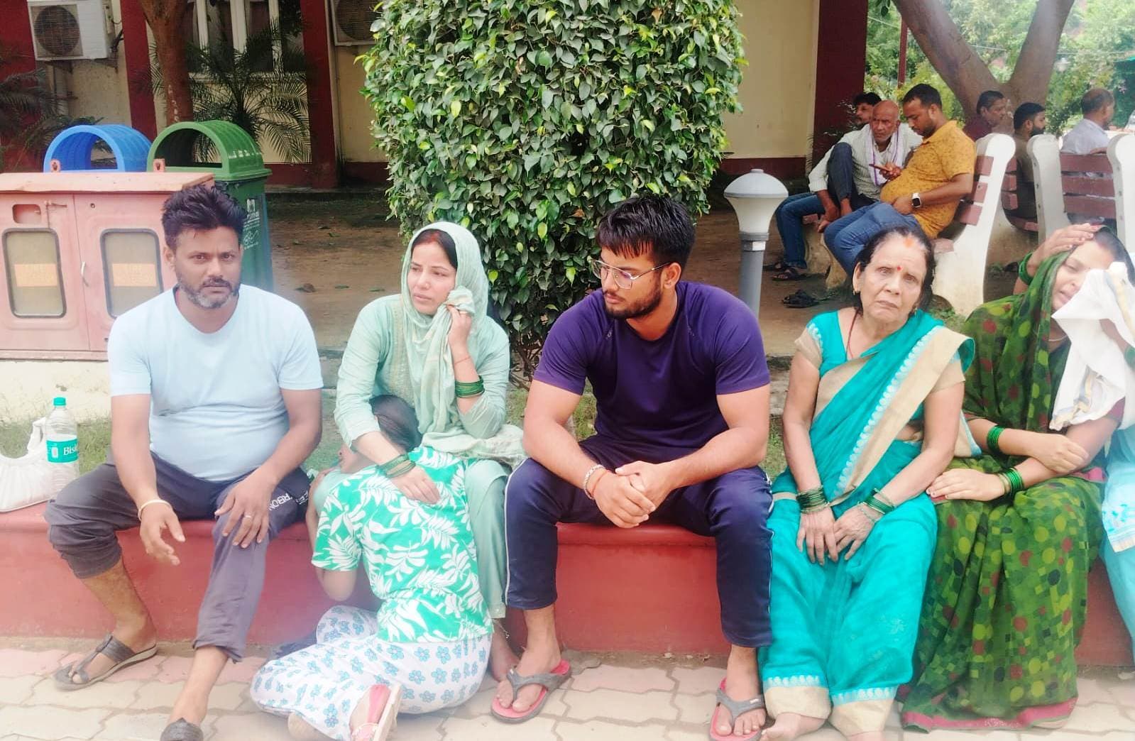 अनियंत्रित ट्रक ने रिटायर्ड शिक्षक को रौंदा, मौत