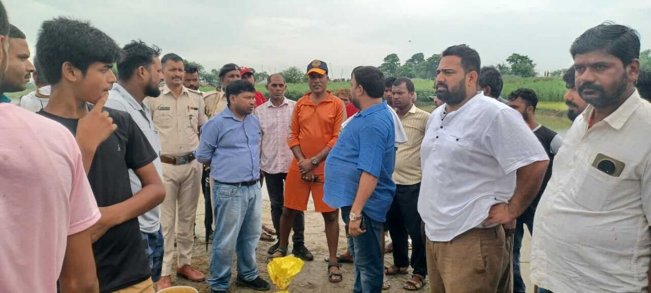 कोसी नदी में स्नान करने गये दो बालक लापता, एनडीआरएफ की टीम कर रही खोजबीन