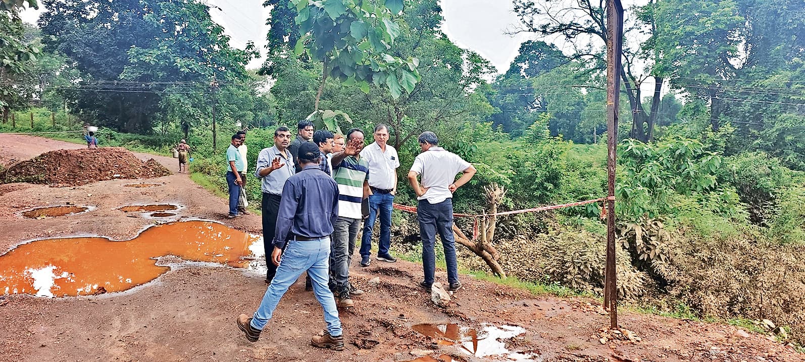 Chaibasa News : पुल की मरम्मत की कवायद शुरू, रोज 2000 टन अयस्क का नुकसान