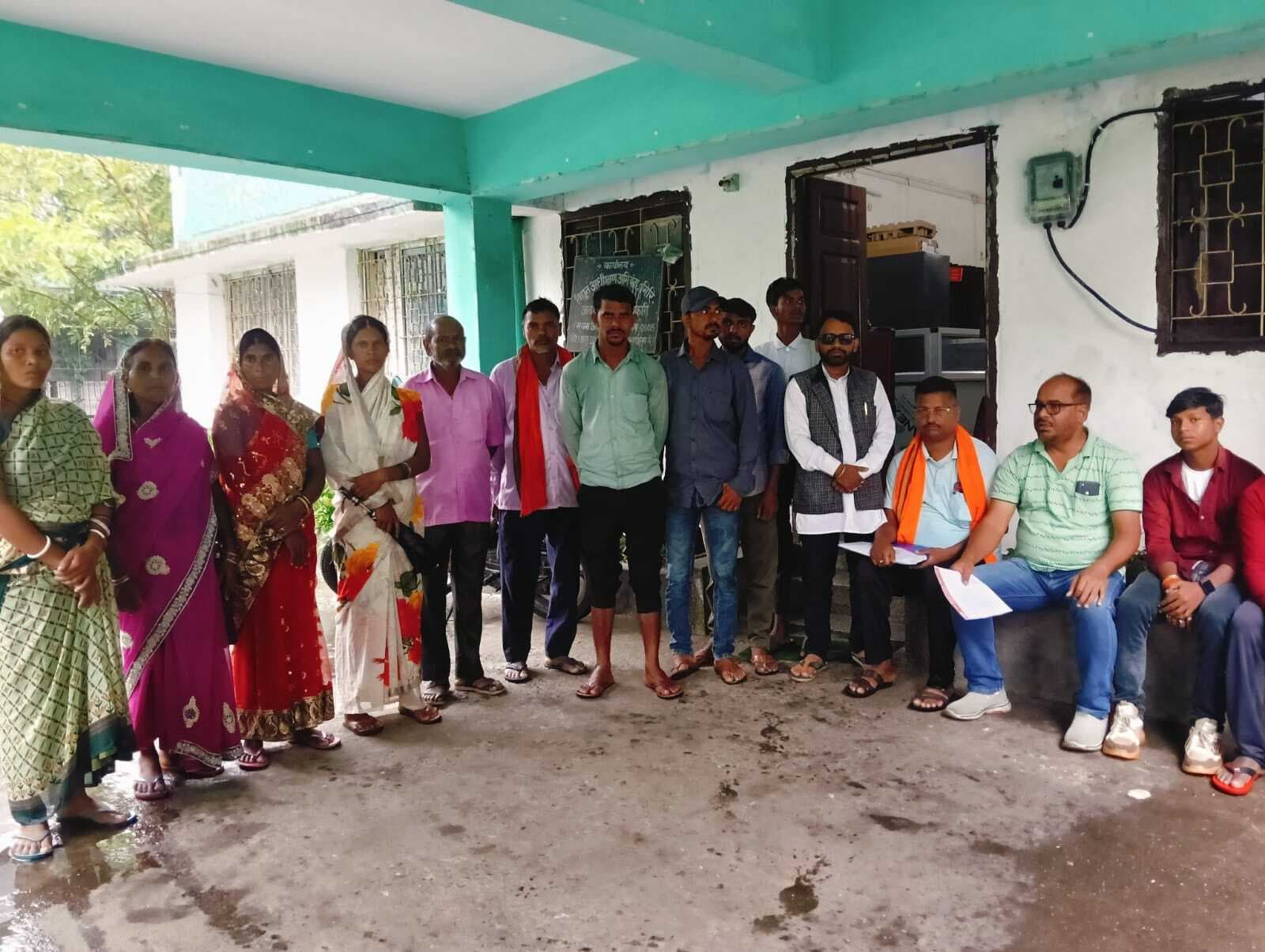 Giridih News: फॉवर्ड ब्लॉक ने की ट्रांसफॉर्मर बदलने की मांग