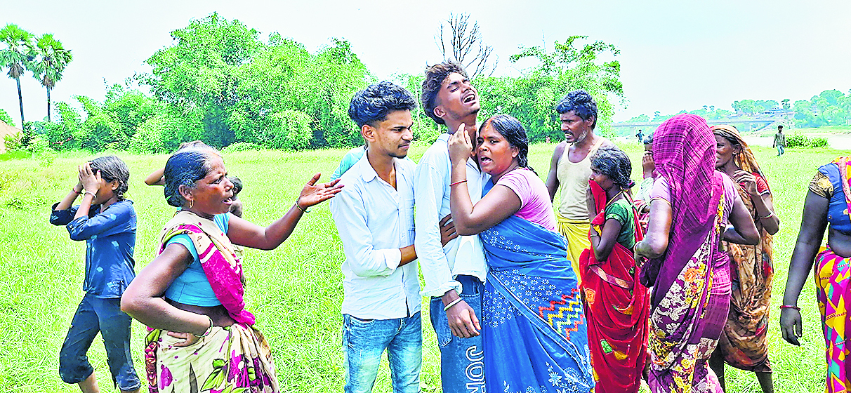 Gaya News : मोरहर नदी किनारे झाड़ियों में सड़ा-गला शव बरामद, इलाके में सनसनी