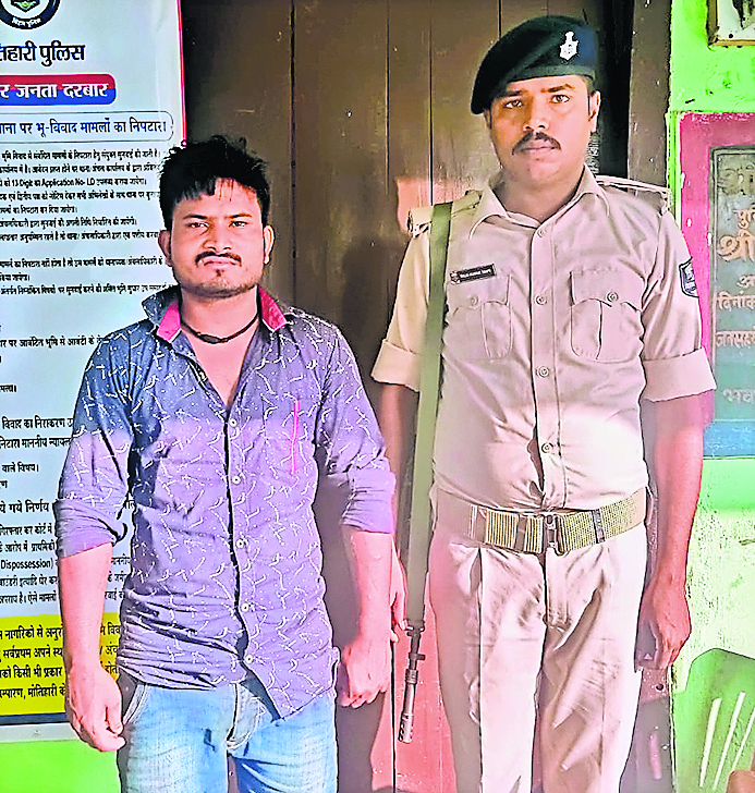 Motihari: ससुराल में कुल्हाड़ी से काटकर पत्नी की हत्या, गिरफ्तार