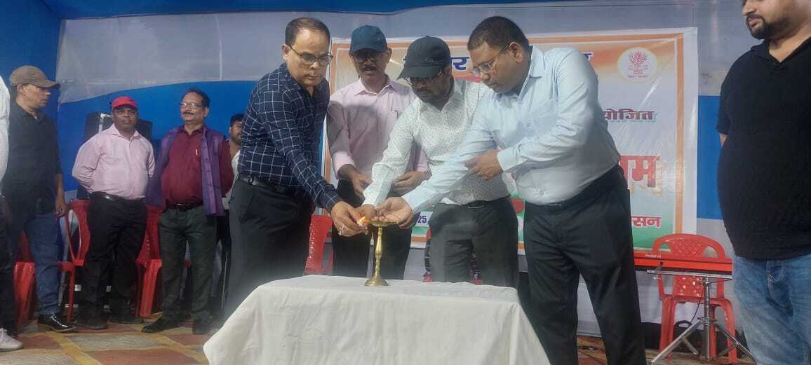 Motihari: कलाकारों ने देशभक्ति गीतों से दर्शकों को झुमाया