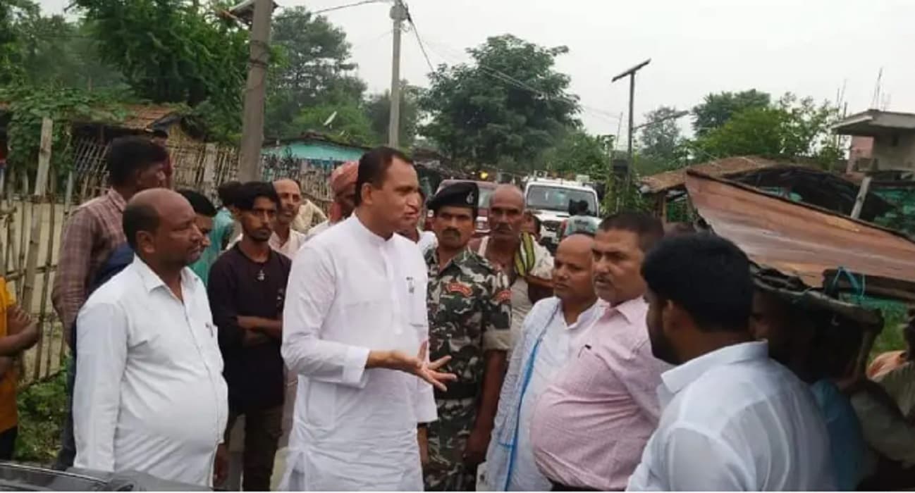 गायघाट विधानसभा में विधायक के भाई की दबंगई चर्चा में, अंचल कार्यालय से उठा ले गये थे लैपटॉप और डोंगल