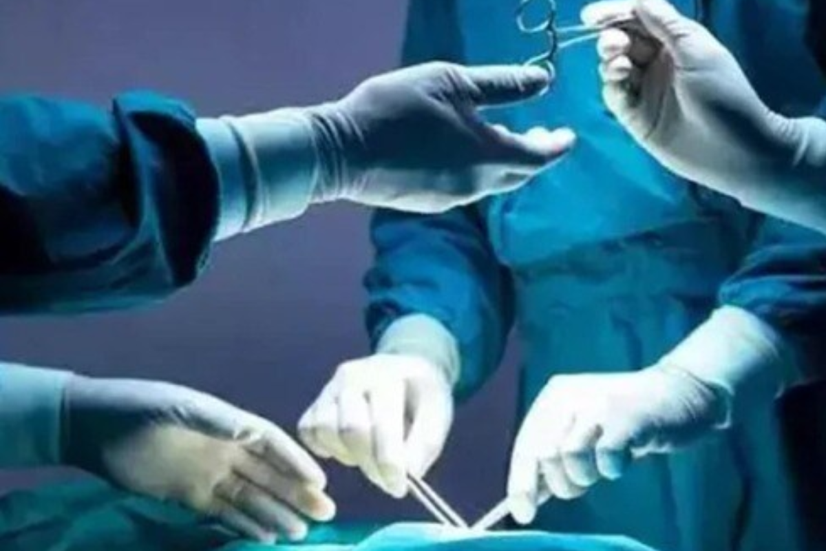 घोर लापरवाही! करना था हड्डी का ऑपरेशन, काट दी नस… मरीज की हालत गंभीर