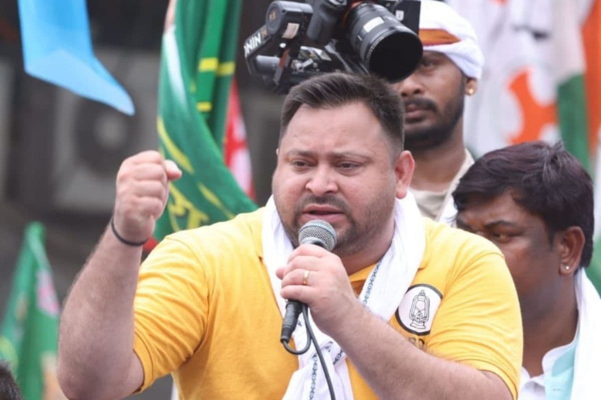 Bihar Politics: वोटर अधिकार यात्रा में तेजस्वी यादव का बड़ा बयान, बोले- BJP राजतंत्र लाना चाहती है