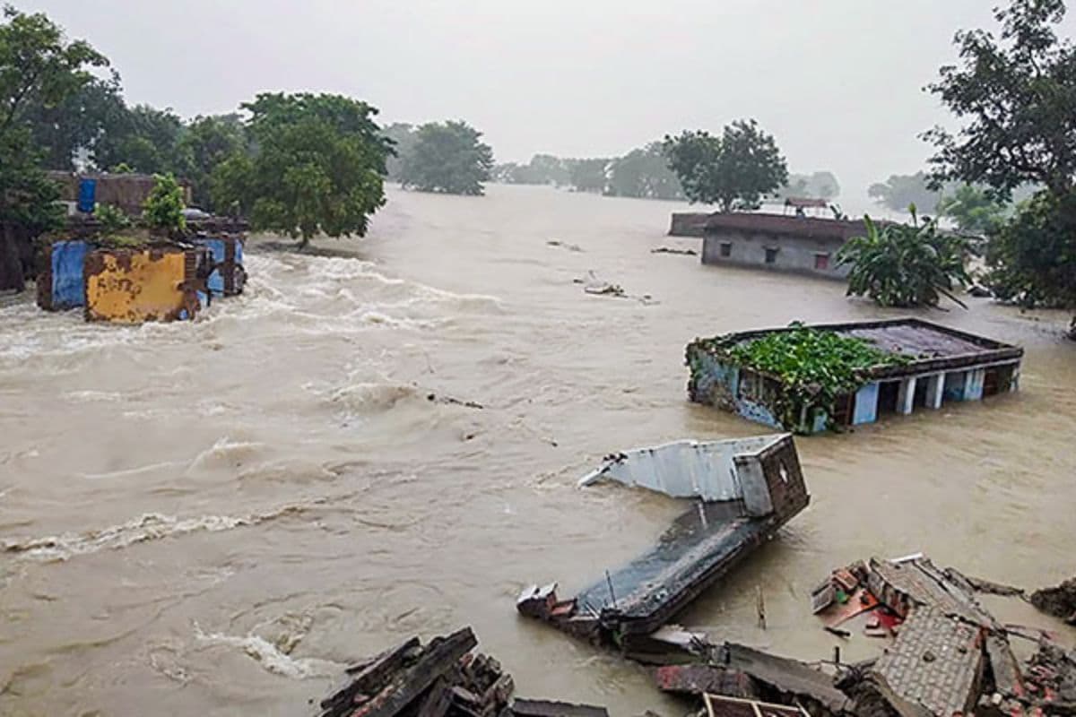 बिहार में खतरे के निशान से ऊपर बह रही हैं आधा दर्जन नदियां, भागलपुर और मुंगेर में गंगा का उफान