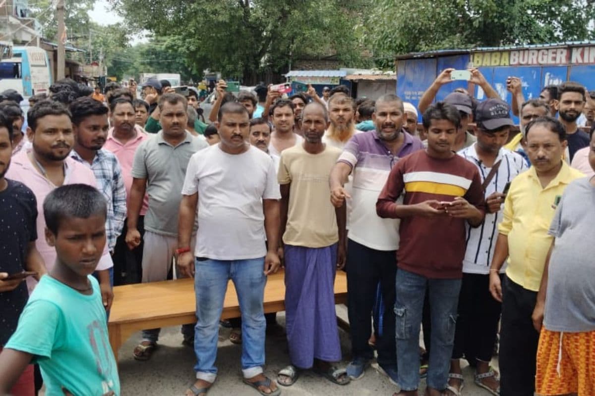 7 मिनट में 12 लाख की लूट, गोपालगंज में नकाबपोश बदमाशों ने गोलियों से दहला दिया पूरा मार्केट