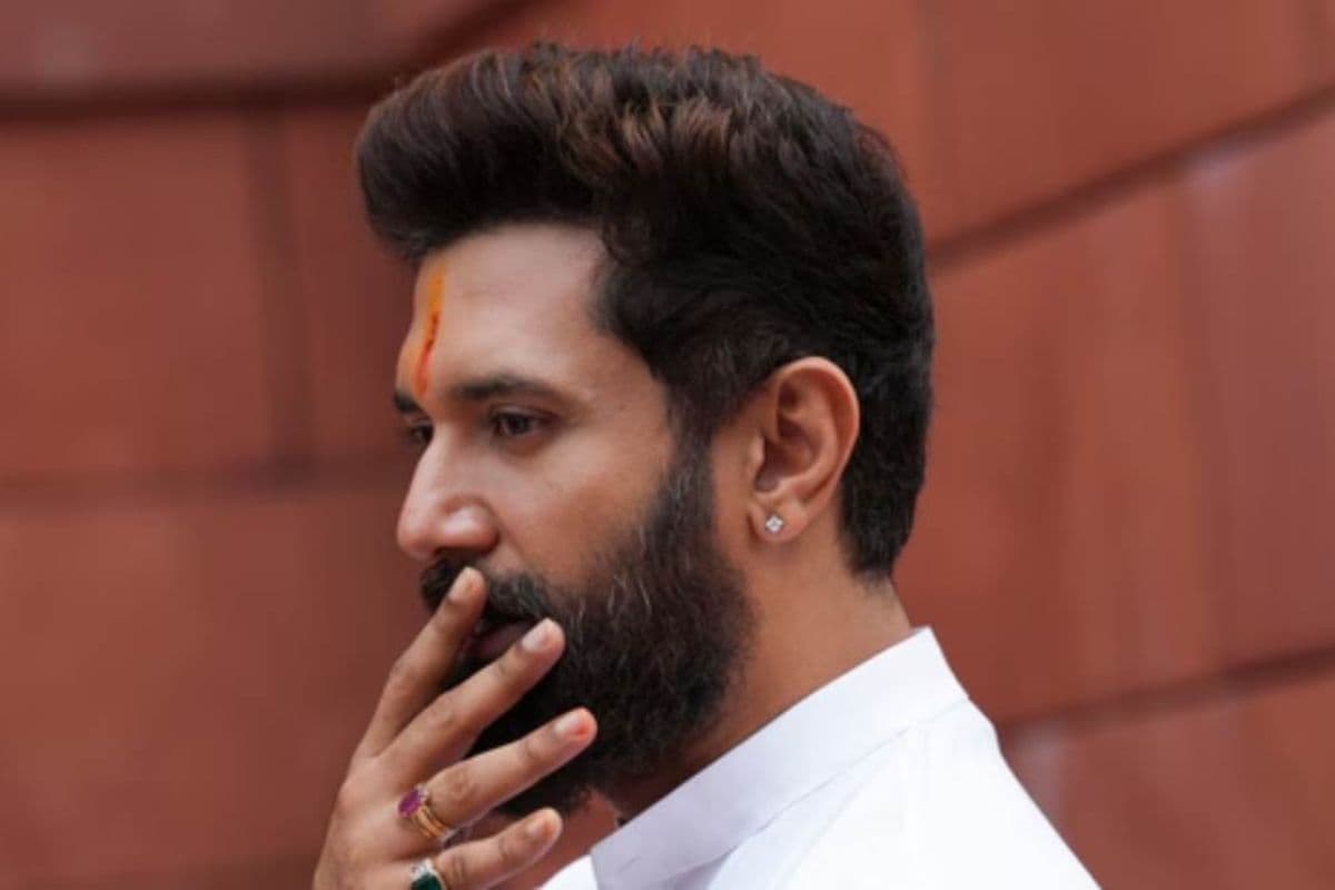 Bihar Elections 2025: चिराग पासवान को बिहार इलेक्शन से पहले बड़ा झटका, एक साथ 139 नेताओं ने दिया इस्तीफा