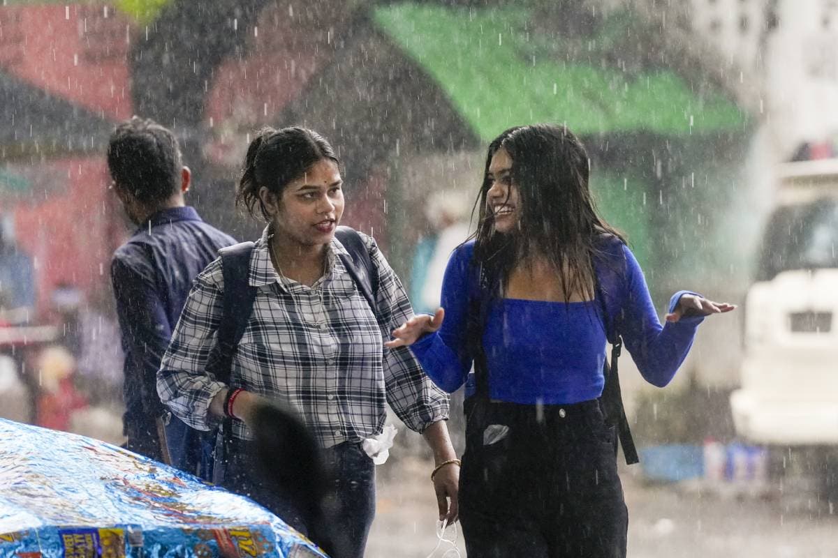 Aaj Ka Mausam : दिल्ली में तेज बारिश, 9 अगस्त के लिए रेड अलर्ट जारी