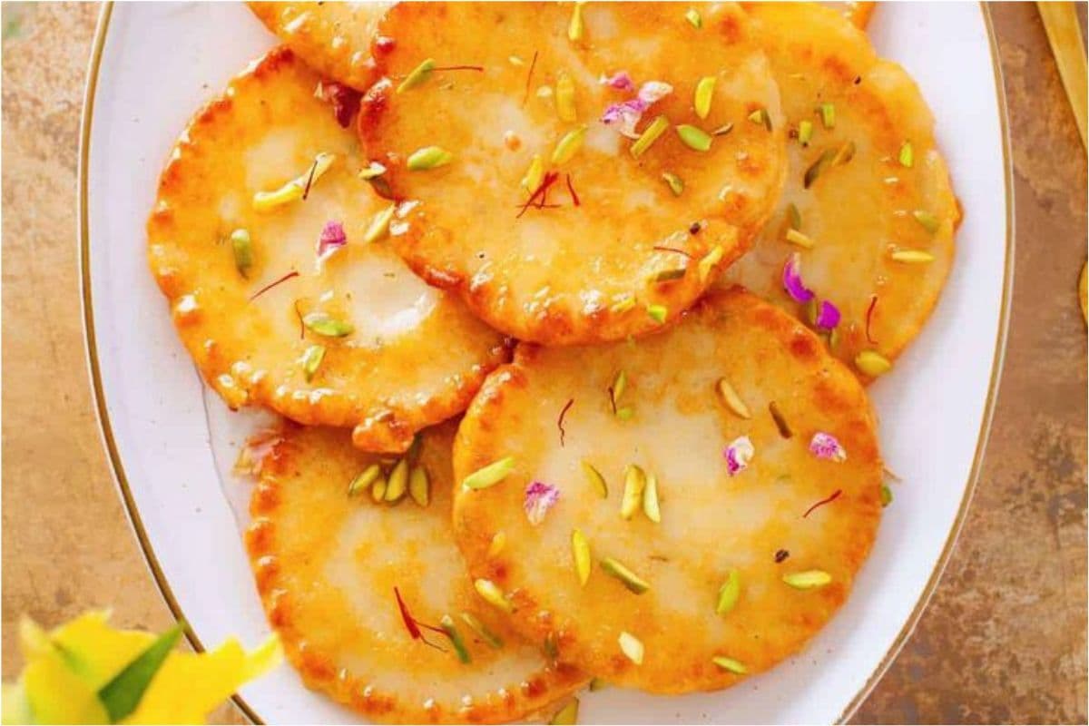 Hartalika Teej Malpua Recipe:सिर्फ 15 मिनट में बनाएं एकदम परफेक्ट मालपुआ, देखें आसान रेसिपी Hartalika Teej Malpua Recipe:सिर्फ 15 मिनट में बनाएं एकदम परफेक्ट मालपुआ, देखें आसान रेसिपी