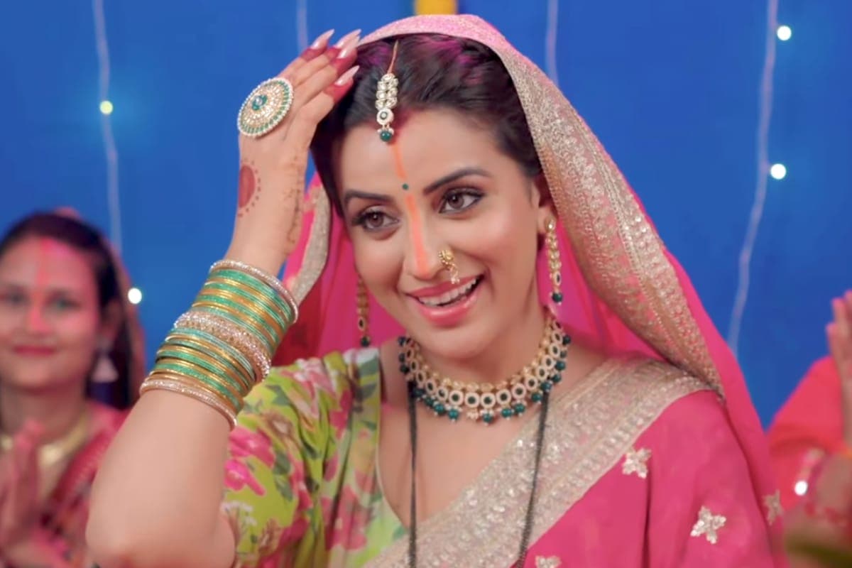 Bhojpuri Song: हरतालिका तीज से पहले अक्षरा सिंह के गाने ने इंटरनेट पर मचाया बवाल, ‘भुखनी तीज बलम के खातिर’ में पति के लिए रखा व्रत