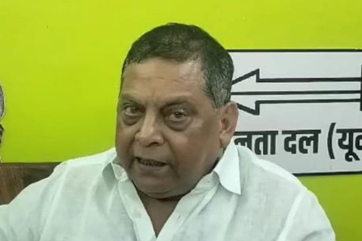 “एयरपोर्ट पर लगे मार्बल में अपना…” प्रियंका गांधी के चेहरे पर JDU प्रवक्ता ने कह दी ये बात  