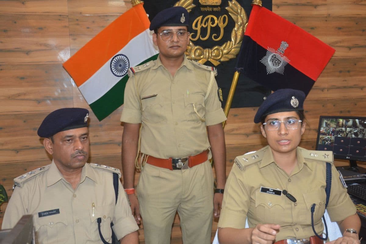 पटना के होटल में चल रहा था जिस्मफरोशी का धंधा, व्हाट्सएप पर लड़कियों की फोटो भेज कर फ़िक्स होती थी डील