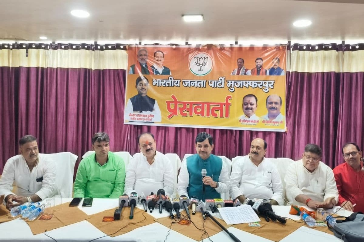 राहुल गांधी की यात्रा के आगे-पीछे रहे हैं शाहनवाज हुसैन, बोले- कोई भी आता है पप्पी देकर चला जाता है