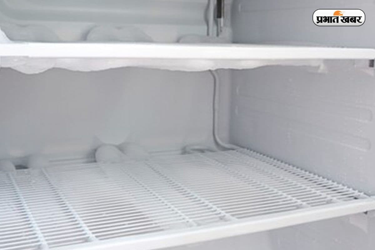 Kitchen Tips: फ्रिज में जमी बर्फ अब होगी मिनटों में साफ, बस करना होगा ये काम