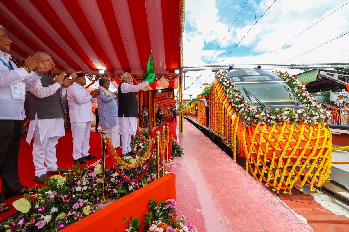 Vande Bharat Trains: जम्मू-कश्मीर को फिर वंदे भारत एक्सप्रेस की सौगात. कटरा-अमृतसर वंदे भारत एक्सप्रेस ट्रेन का शुभारंभ