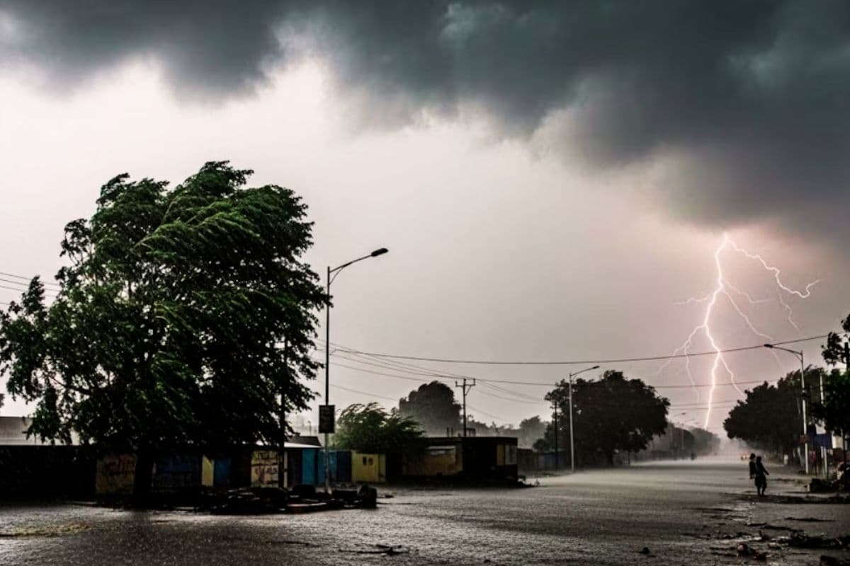 Bihar Weather: बिहार के इन 12 जिलों में आज होगी भारी बारिश, IMD का अलर्ट, 1 सितंबर से फिर एक्टिव होगा मानसून