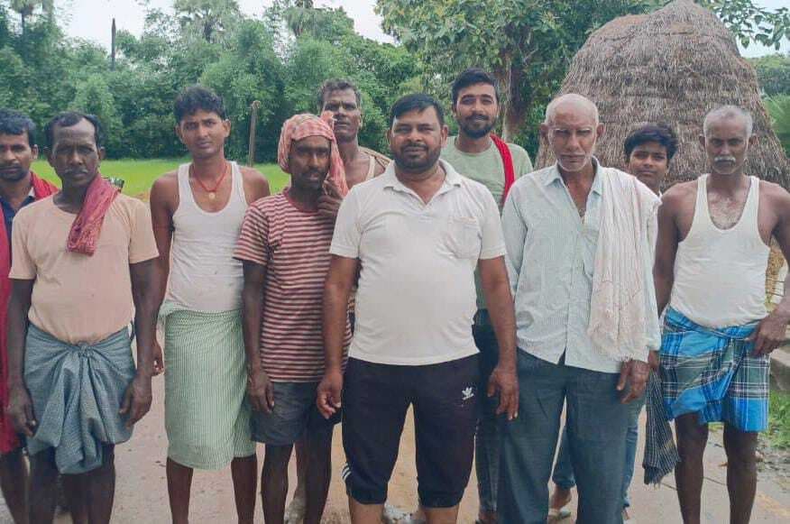 रामपुर चाय में नाले का तटबंध टूटा, धान की फसल बर्बाद