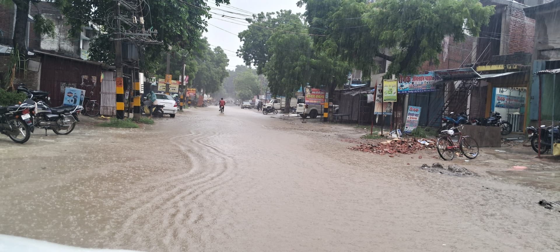 विजयीपुर में झमाझम बारिश से किसानों के चेहरे खिले, आम लोगों की बढ़ी परेशानी