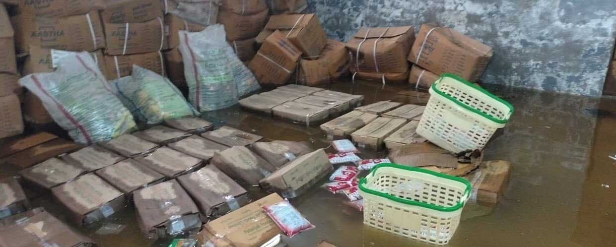 गोदाम में बारिश का पानी घुसने से 40 लाख का सामान बर्बाद