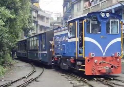 डीएचआर: एनडीएम-6 डीजल-हाइड्रोलिक लोको का फाइनल ट्रॉयल रन सफल