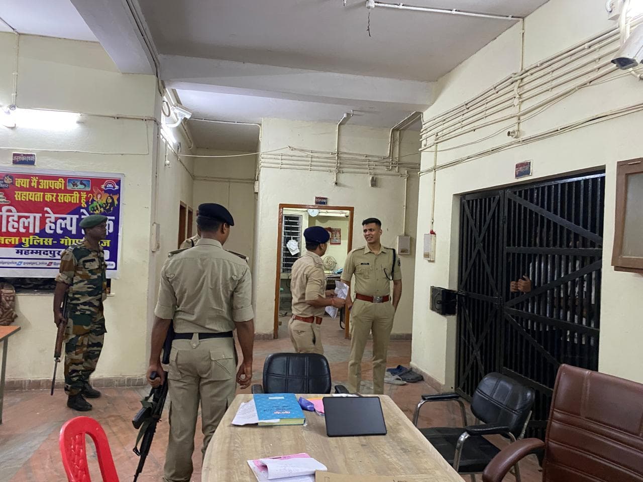 एसपी ने किया महम्मदपुर थाने का निरीक्षण महावीरी मेले को लेकर दिये दिशा-निर्देश