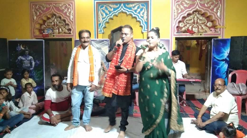 भक्ति जागरण में साहिल व पिंकी राज की गीतों से झूमे दर्शक