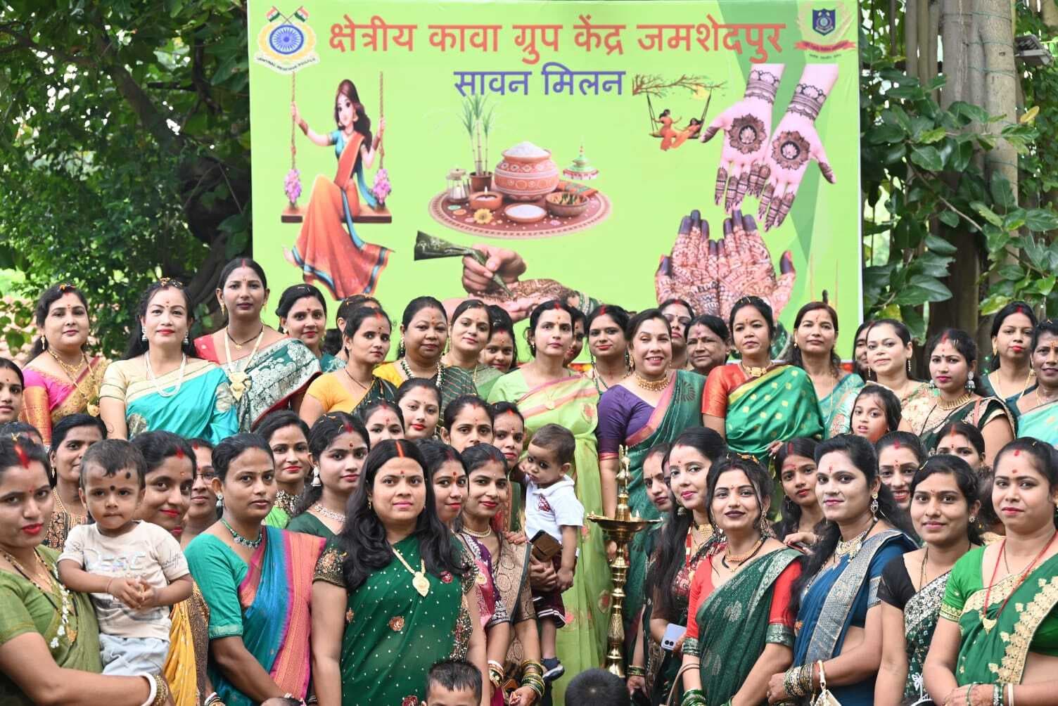 East Singhbhum News : प्रियंका बनी सावन क्वीन व मेहंदी में रोशन बानो अव्वल
