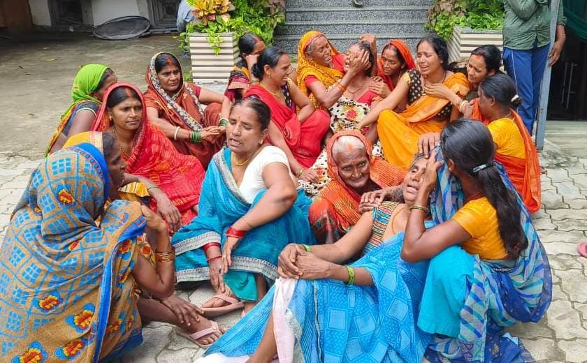 प्रसव के दौरान महिला की हालत बिगड़ी, रेफर के बाद रास्ते में मौत