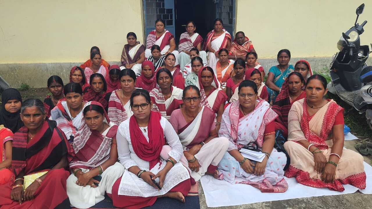आंगनबाड़ी सेविका व सहायिकाओं ने किया रोषपूर्ण धरना-प्रदर्शन
